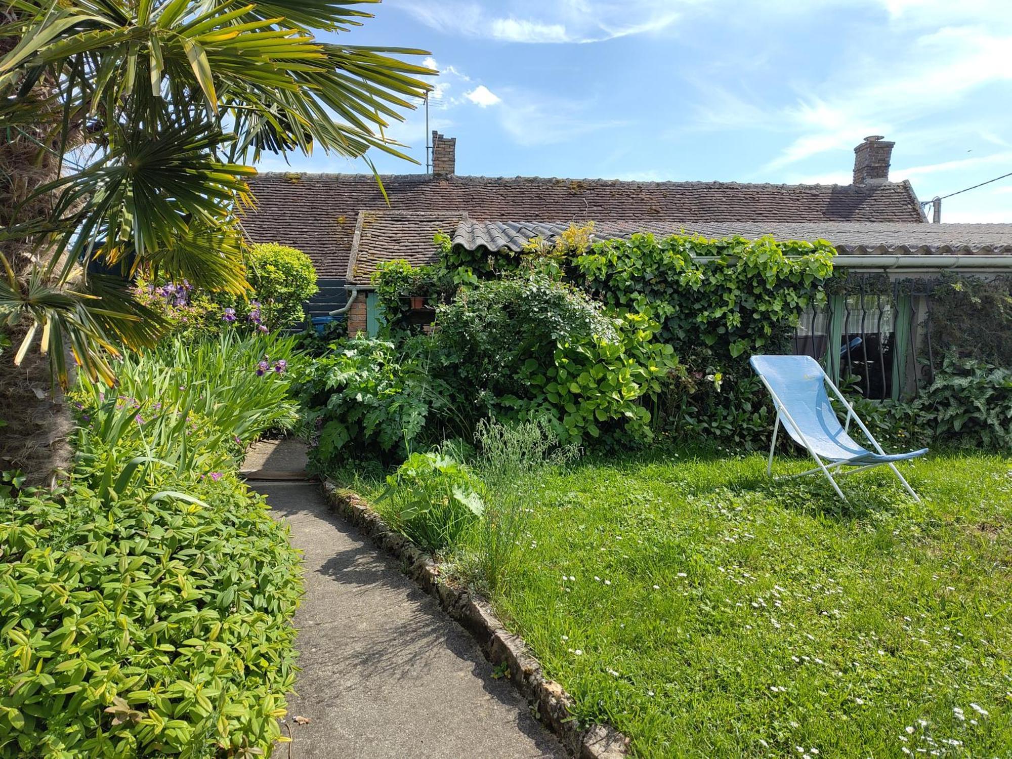 Rosemary Cottage Sergines Exterior photo