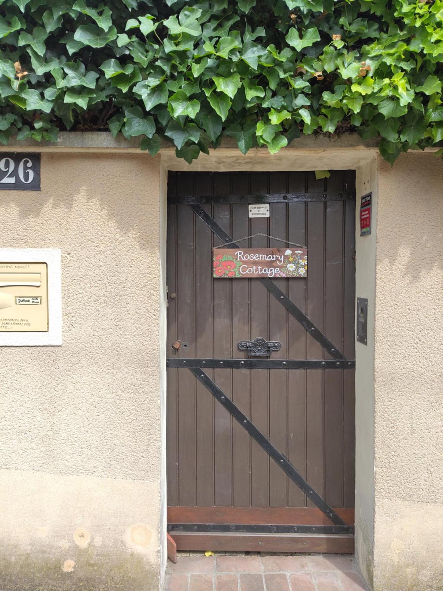 Rosemary Cottage Sergines Exterior photo
